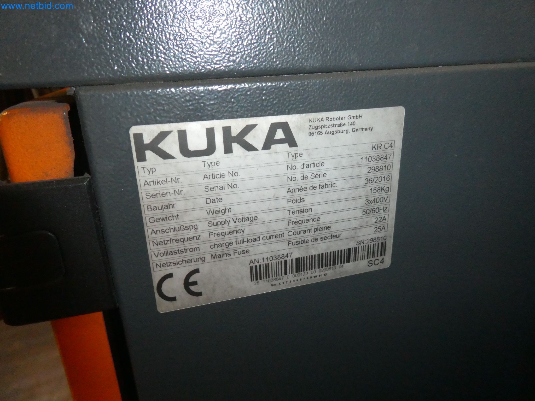 Robots, welding equipment and assembly accessories from the automotive industry-51