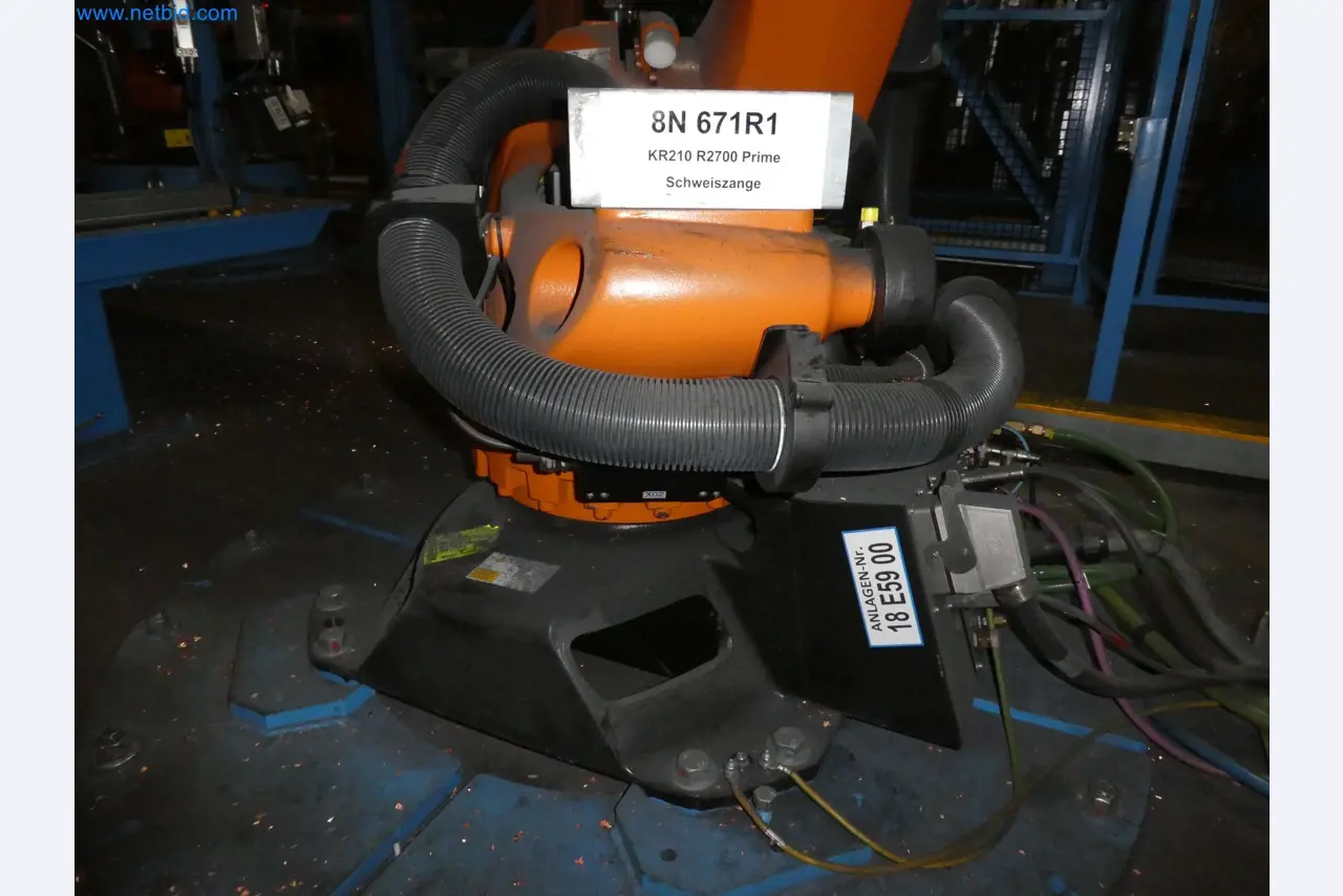 Robots, welding equipment and assembly accessories from the automotive industry-55