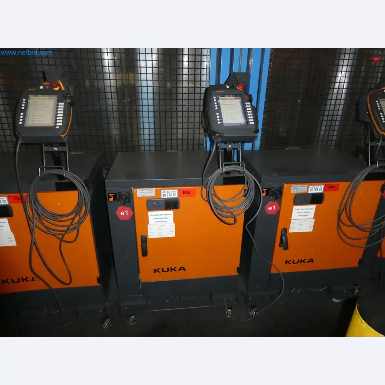 Robots, welding equipment and assembly accessories from the automotive industry-56