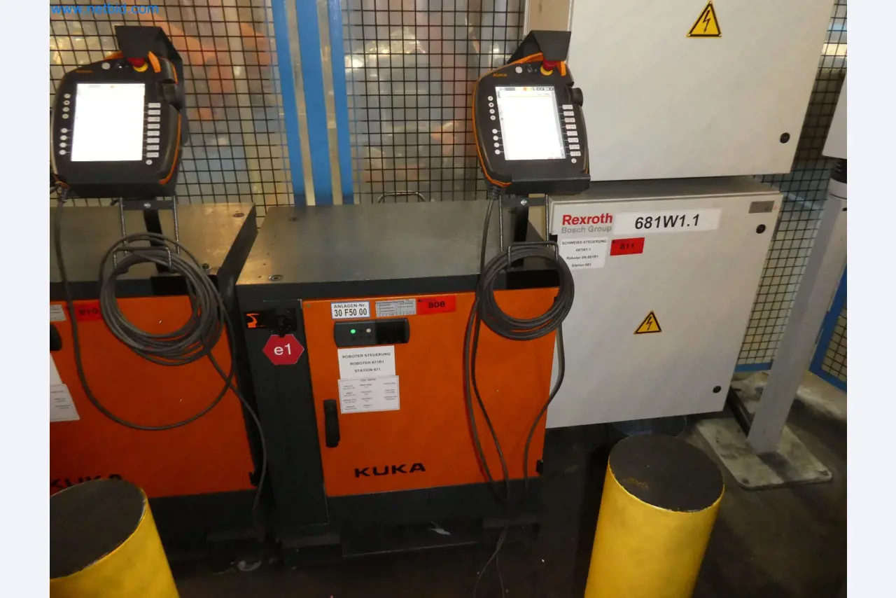 Robots, welding equipment and assembly accessories from the automotive industry-57