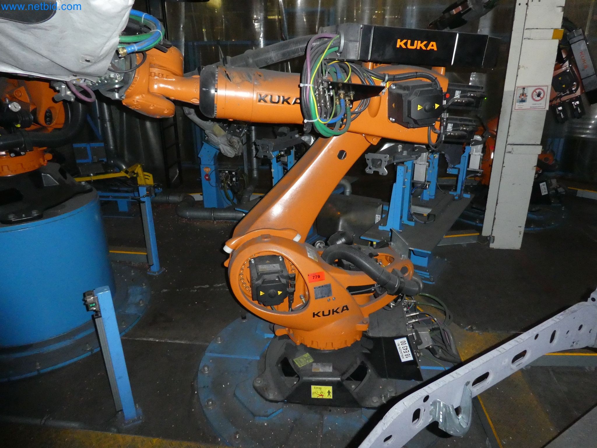 Robots, welding equipment and assembly accessories from the automotive industry-5