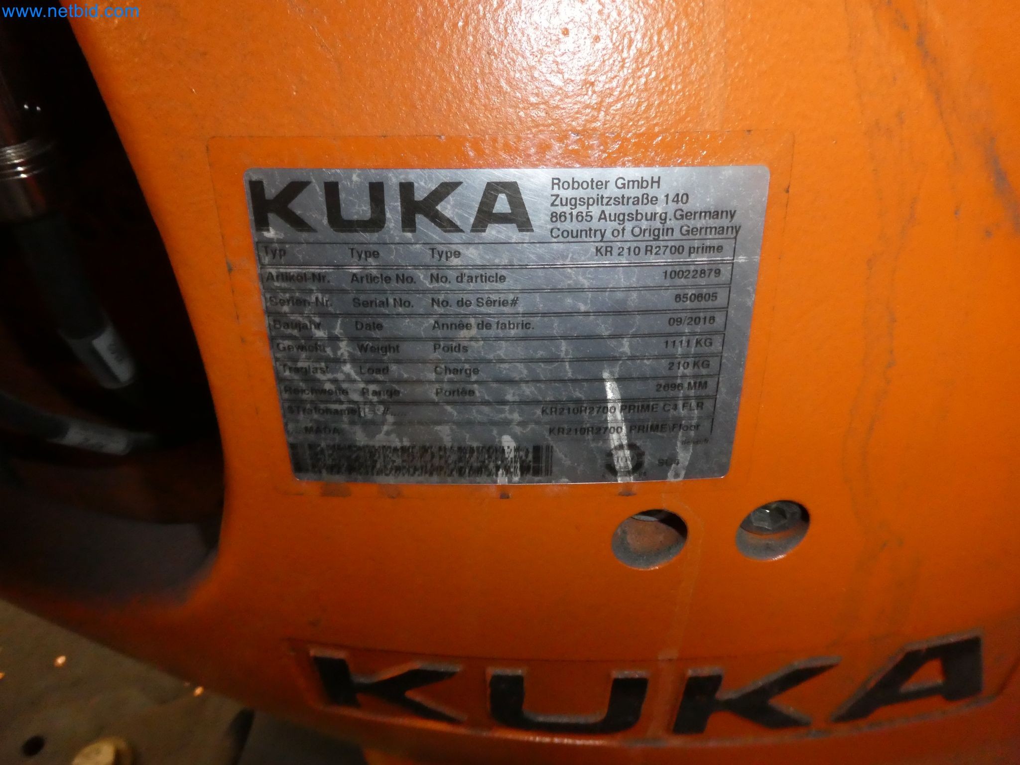 Robots, welding equipment and assembly accessories from the automotive industry-60