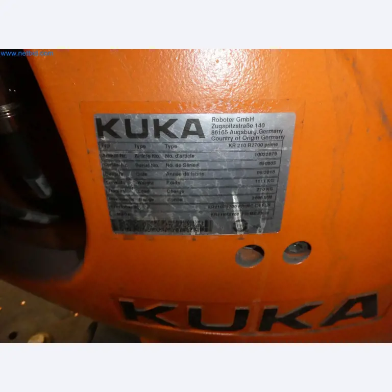 Robots, welding equipment and assembly accessories from the automotive industry-60