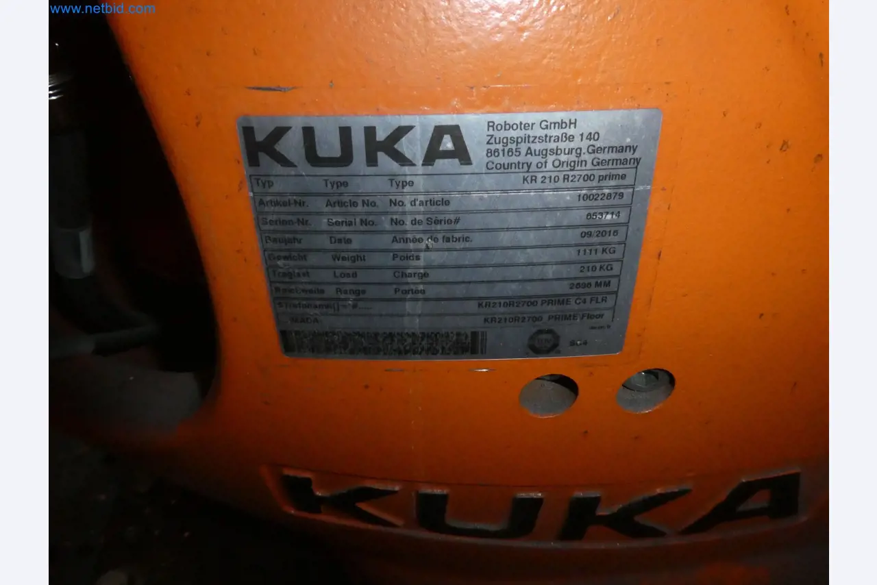 Robots, welding equipment and assembly accessories from the automotive industry-62