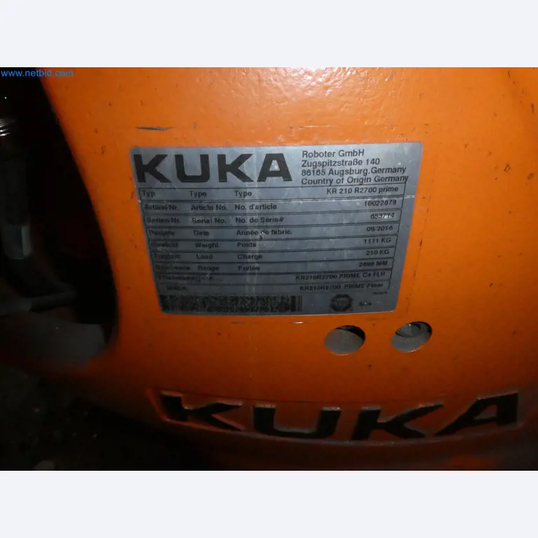 Robots, welding equipment and assembly accessories from the automotive industry-62