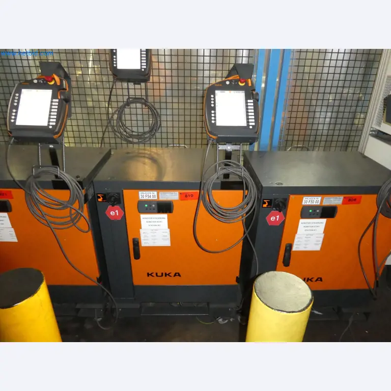 Robots, welding equipment and assembly accessories from the automotive industry-63