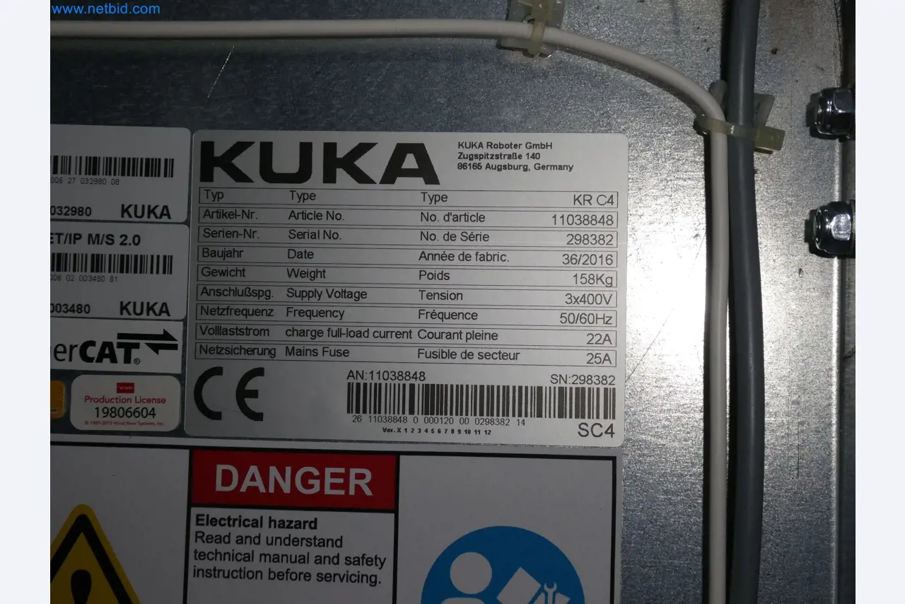 Robots, welding equipment and assembly accessories from the automotive industry-64