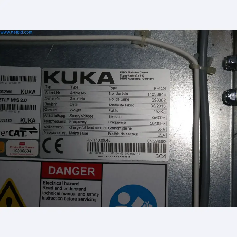 Robots, welding equipment and assembly accessories from the automotive industry-64