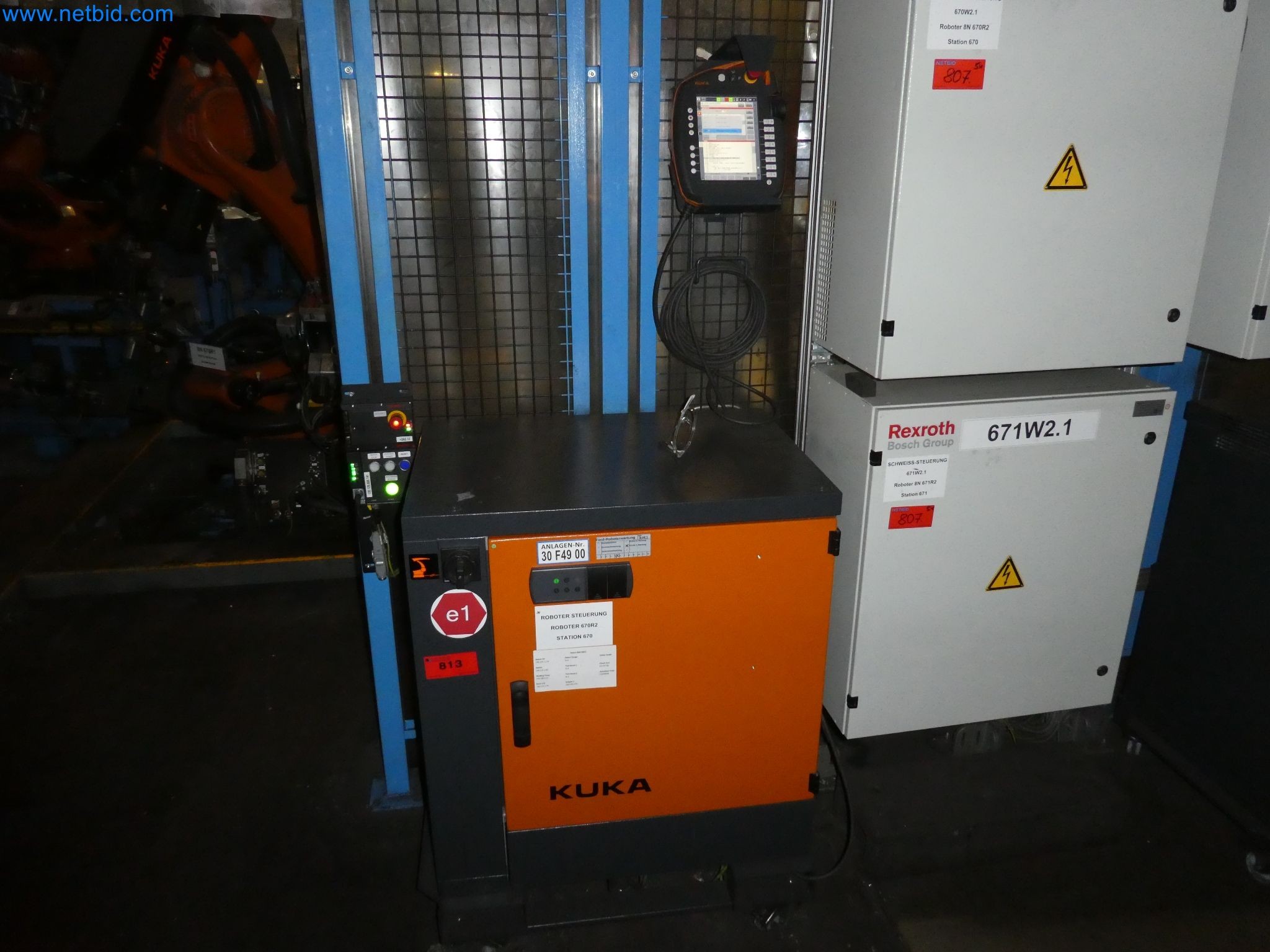 Robots, welding equipment and assembly accessories from the automotive industry-66