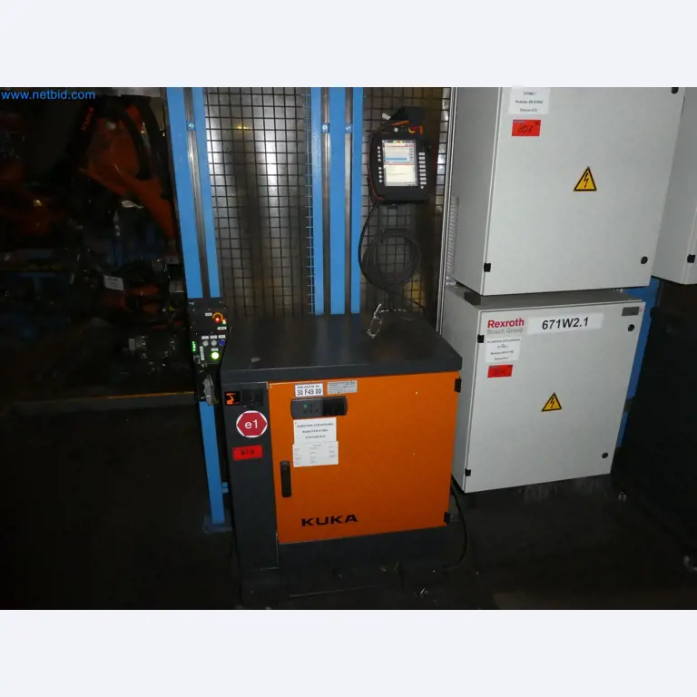 Robots, welding equipment and assembly accessories from the automotive industry-66