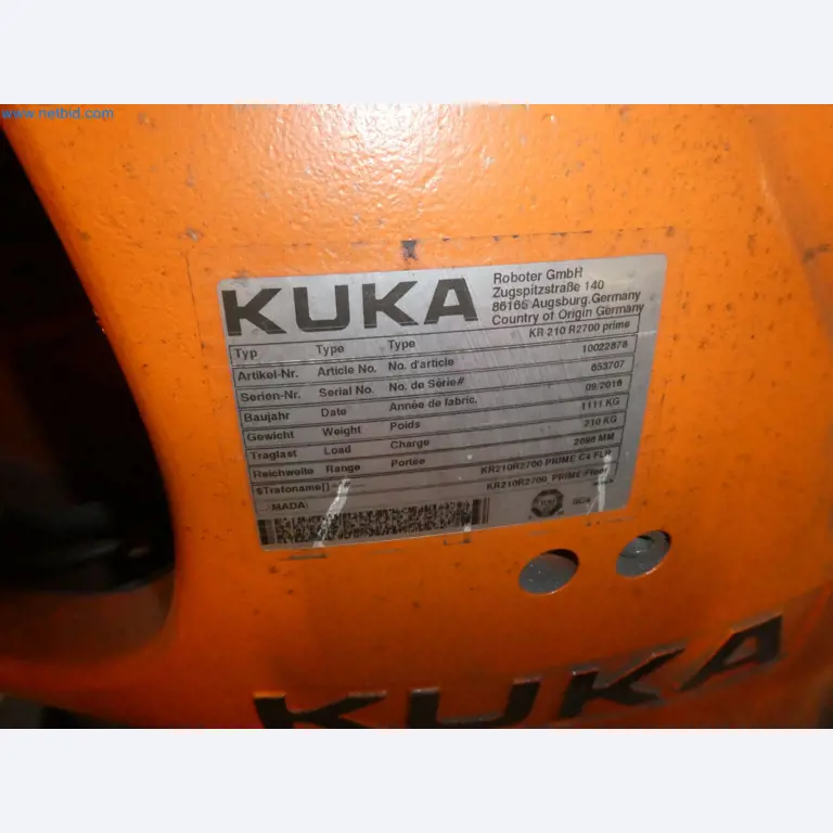 Robots, welding equipment and assembly accessories from the automotive industry-67