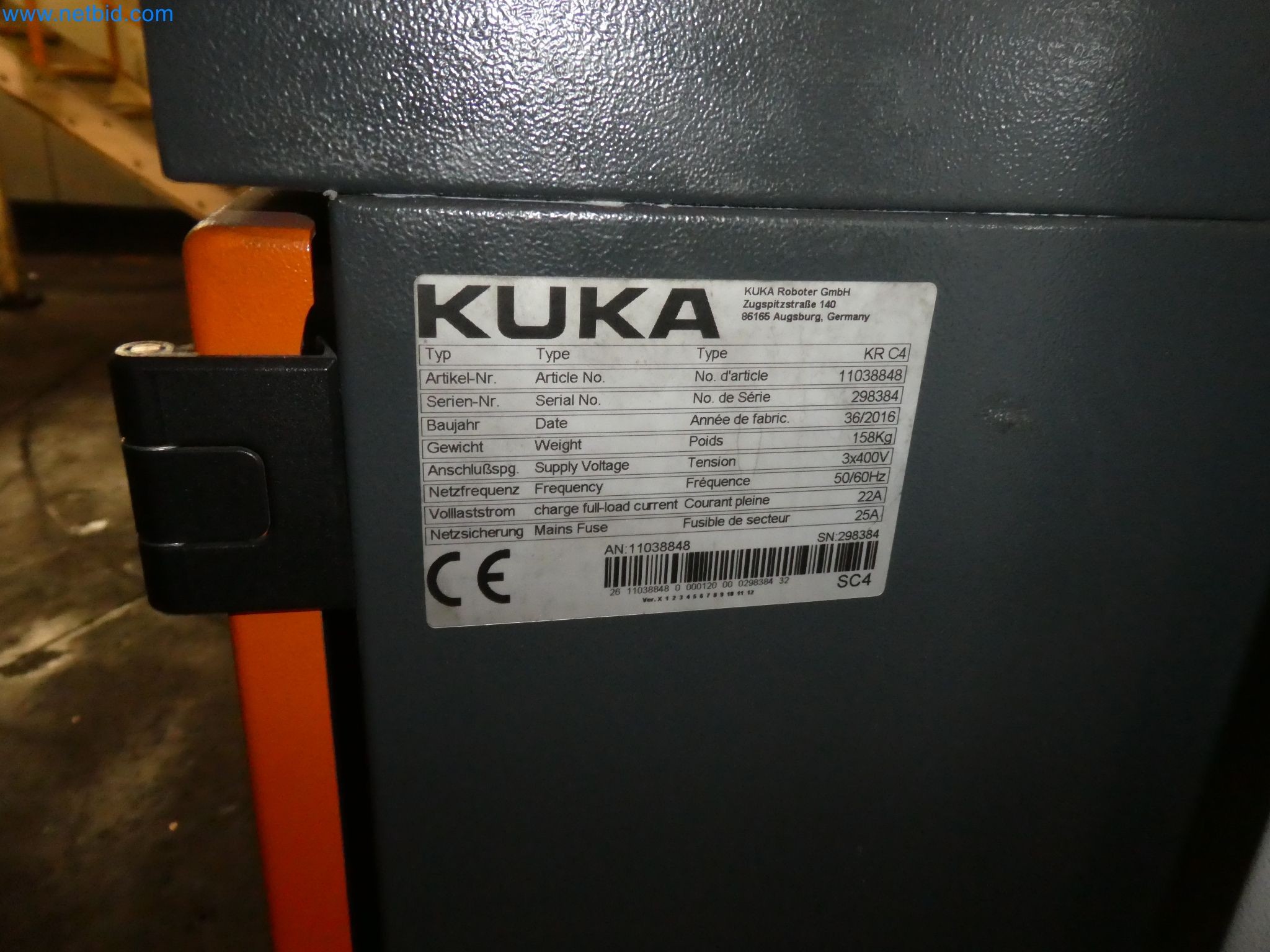 Robots, welding equipment and assembly accessories from the automotive industry-71