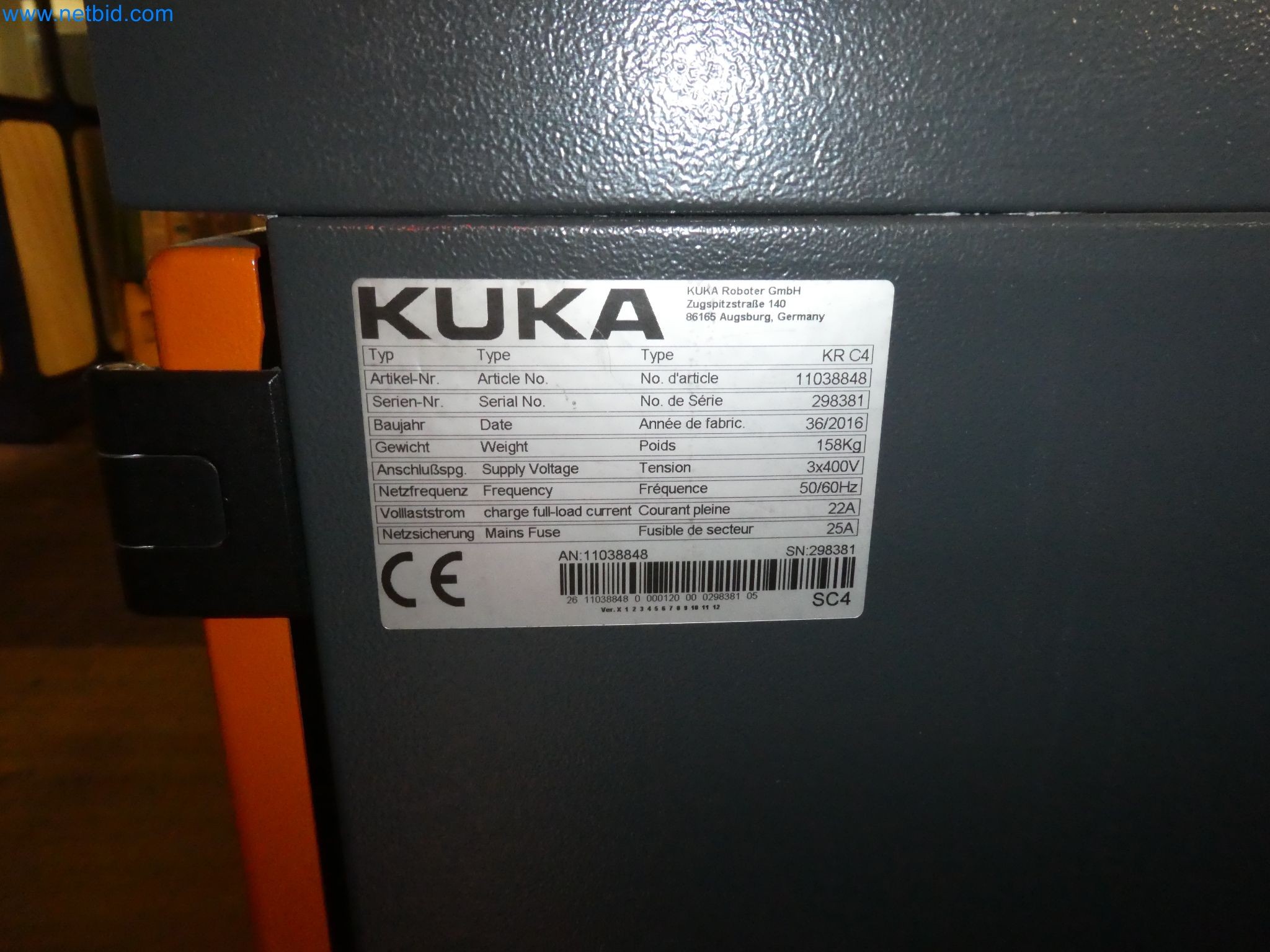 Robots, welding equipment and assembly accessories from the automotive industry-73