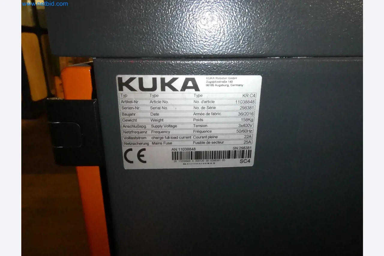 Robots, welding equipment and assembly accessories from the automotive industry-73