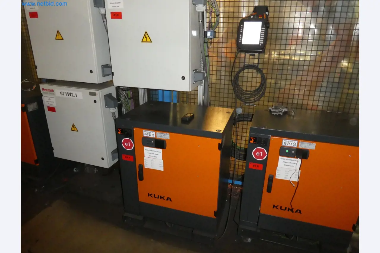 Robots, welding equipment and assembly accessories from the automotive industry-74