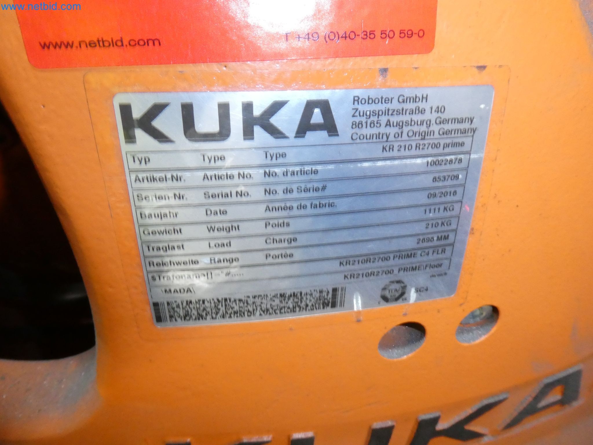 Robots, welding equipment and assembly accessories from the automotive industry-77