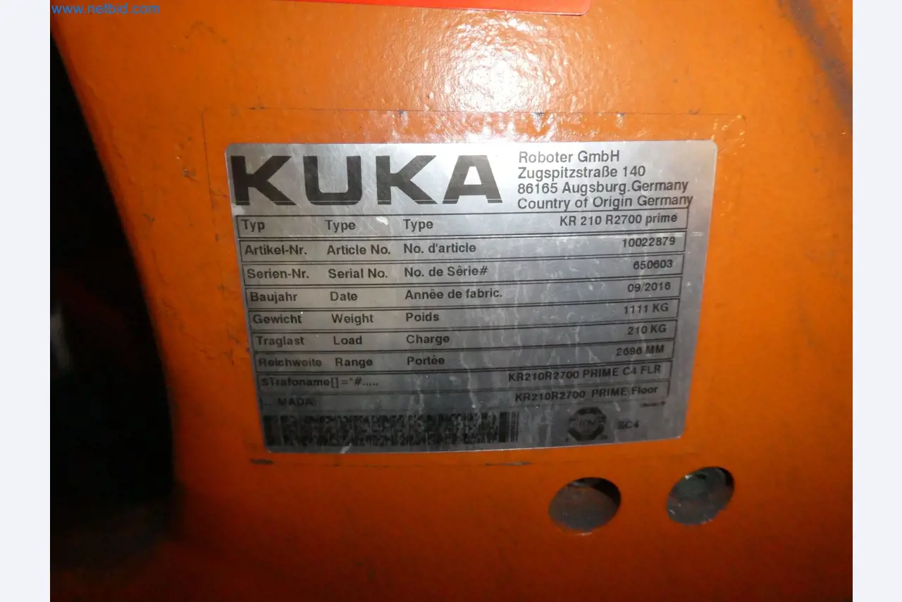 Robots, welding equipment and assembly accessories from the automotive industry-7