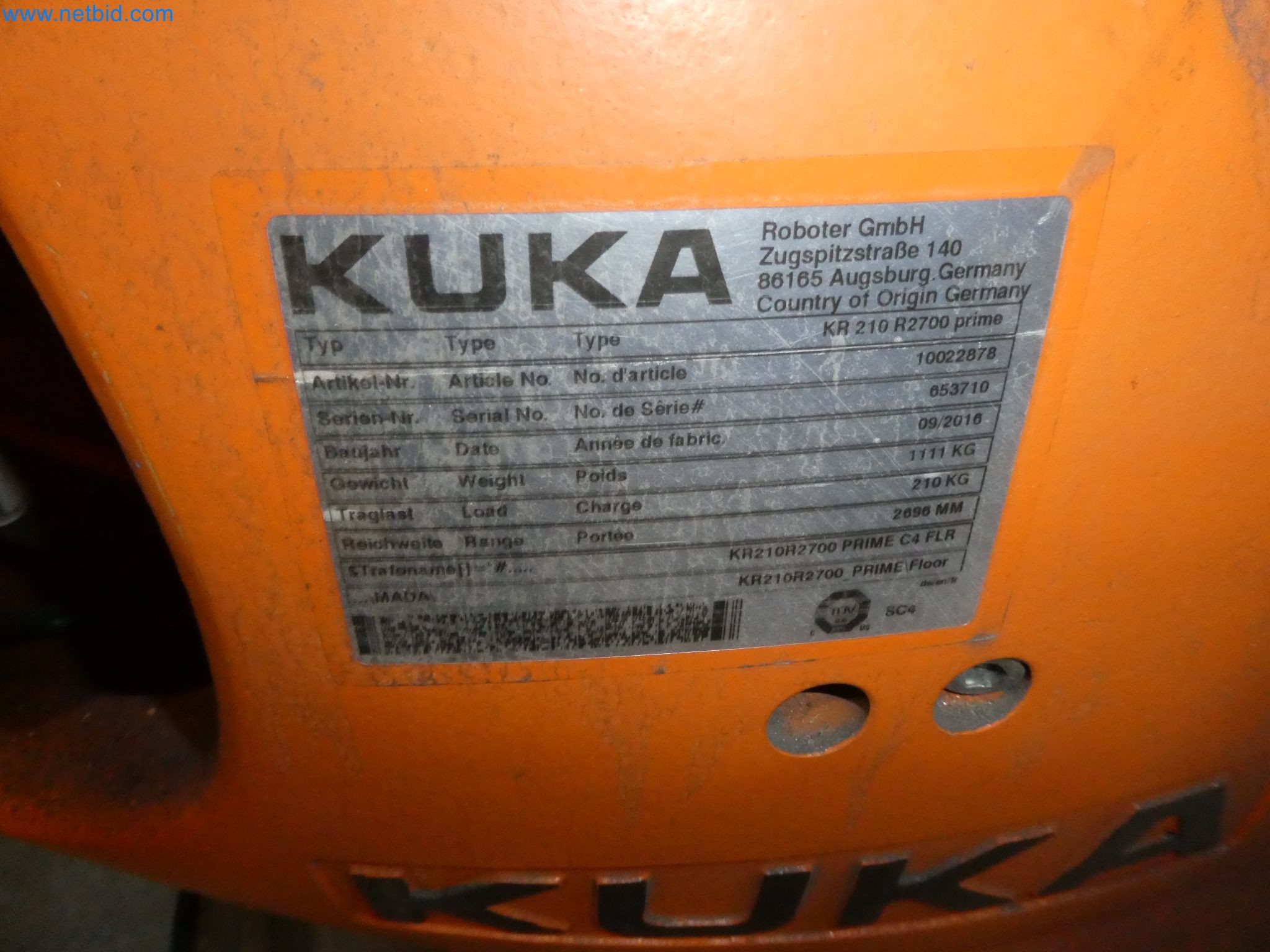 Robots, welding equipment and assembly accessories from the automotive industry-81