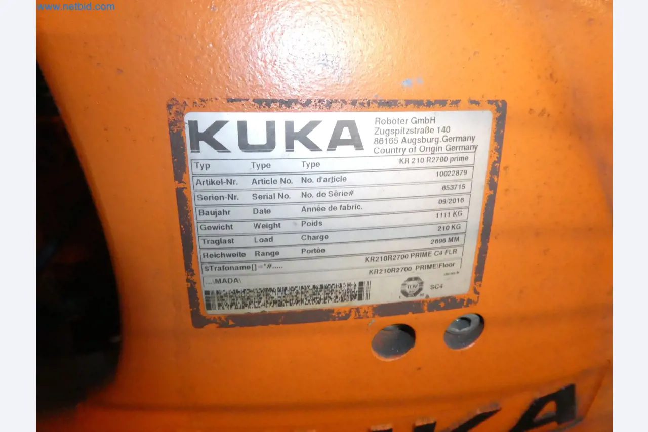 Robots, welding equipment and assembly accessories from the automotive industry-82