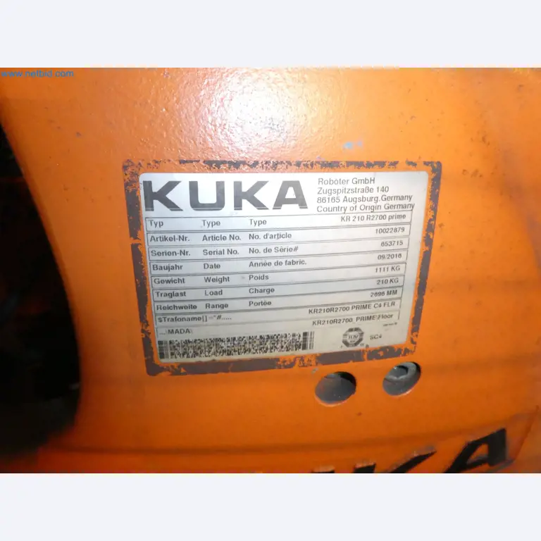 Robots, welding equipment and assembly accessories from the automotive industry-82