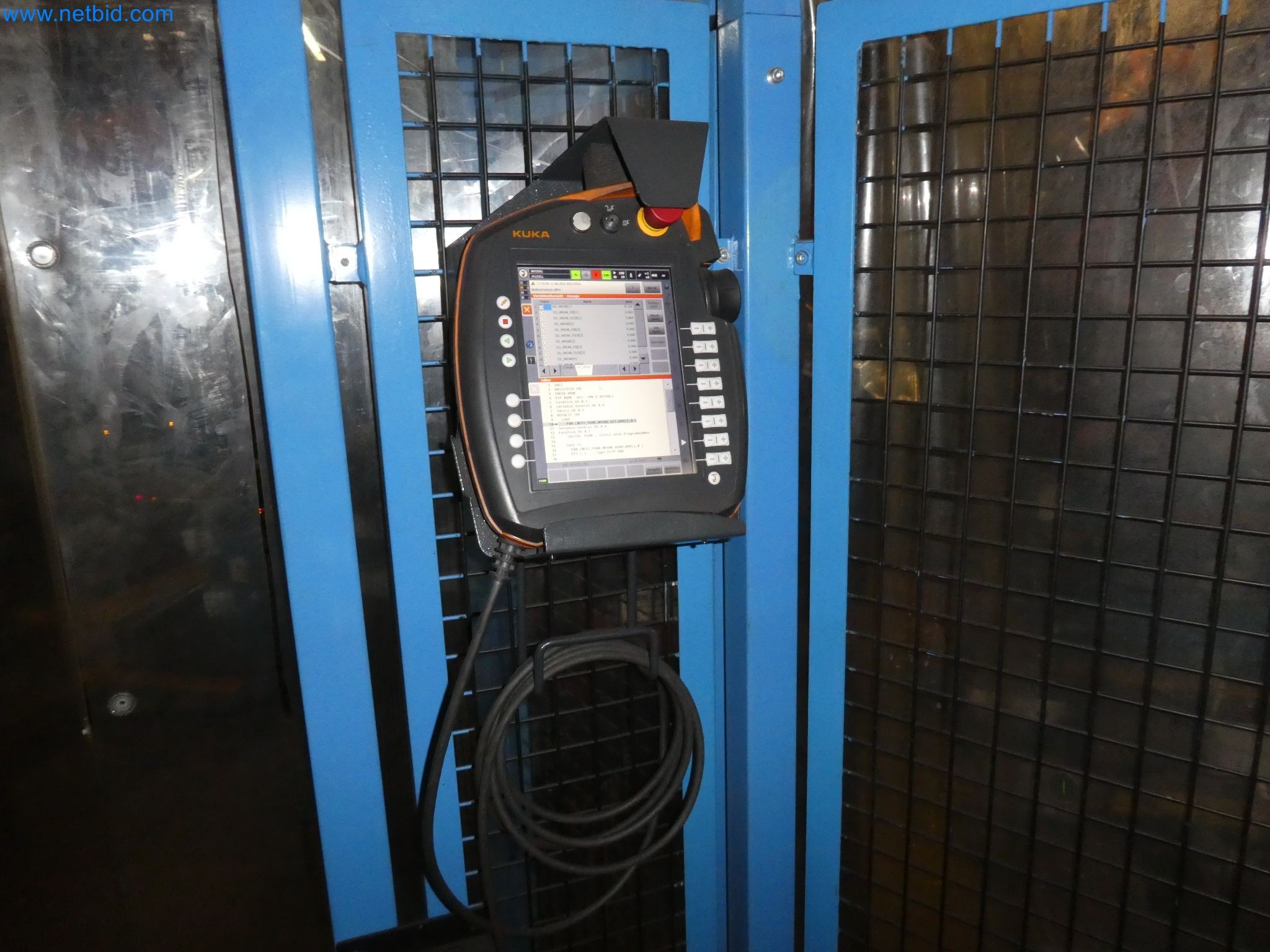 Robots, welding equipment and assembly accessories from the automotive industry-84