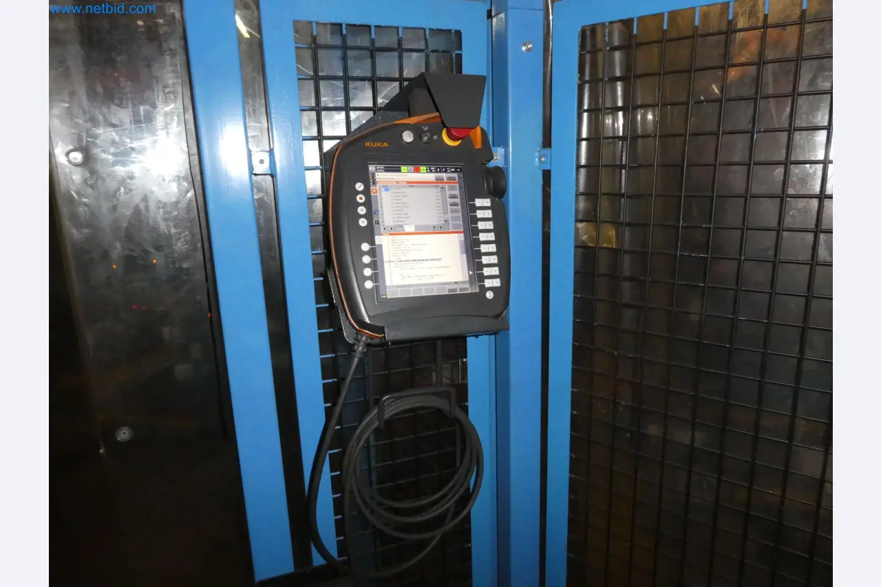 Robots, welding equipment and assembly accessories from the automotive industry-84