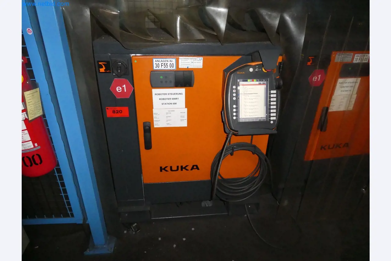 Robots, welding equipment and assembly accessories from the automotive industry-85