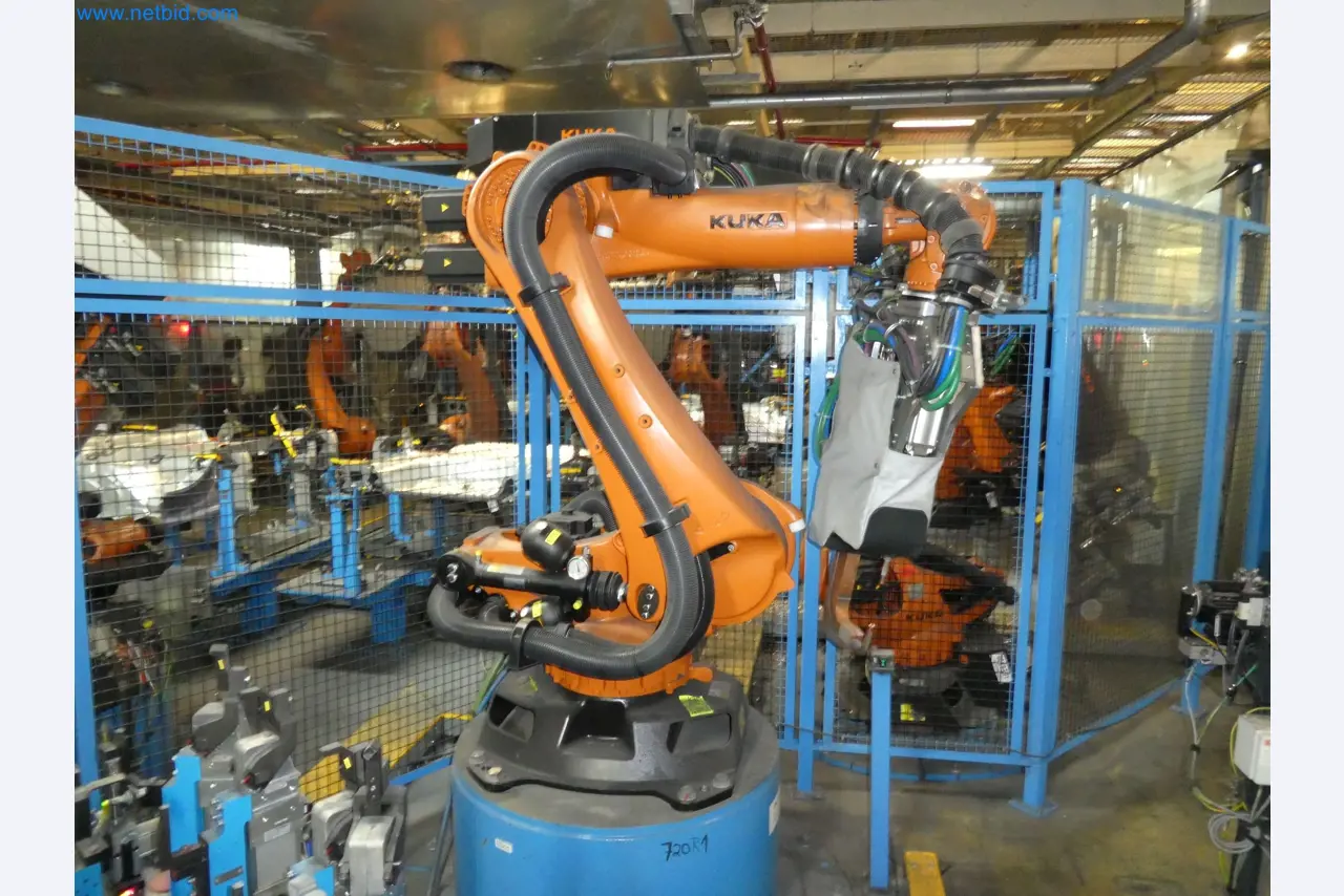 Robots, welding equipment and assembly accessories from the automotive industry-86