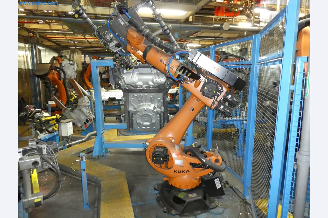 Robots, welding equipment and assembly accessories from the automotive industry-88