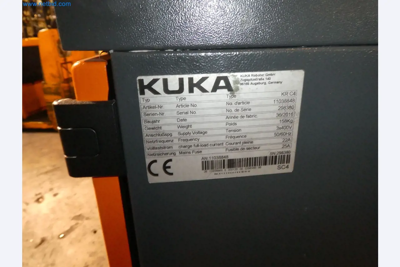 Robots, welding equipment and assembly accessories from the automotive industry-8