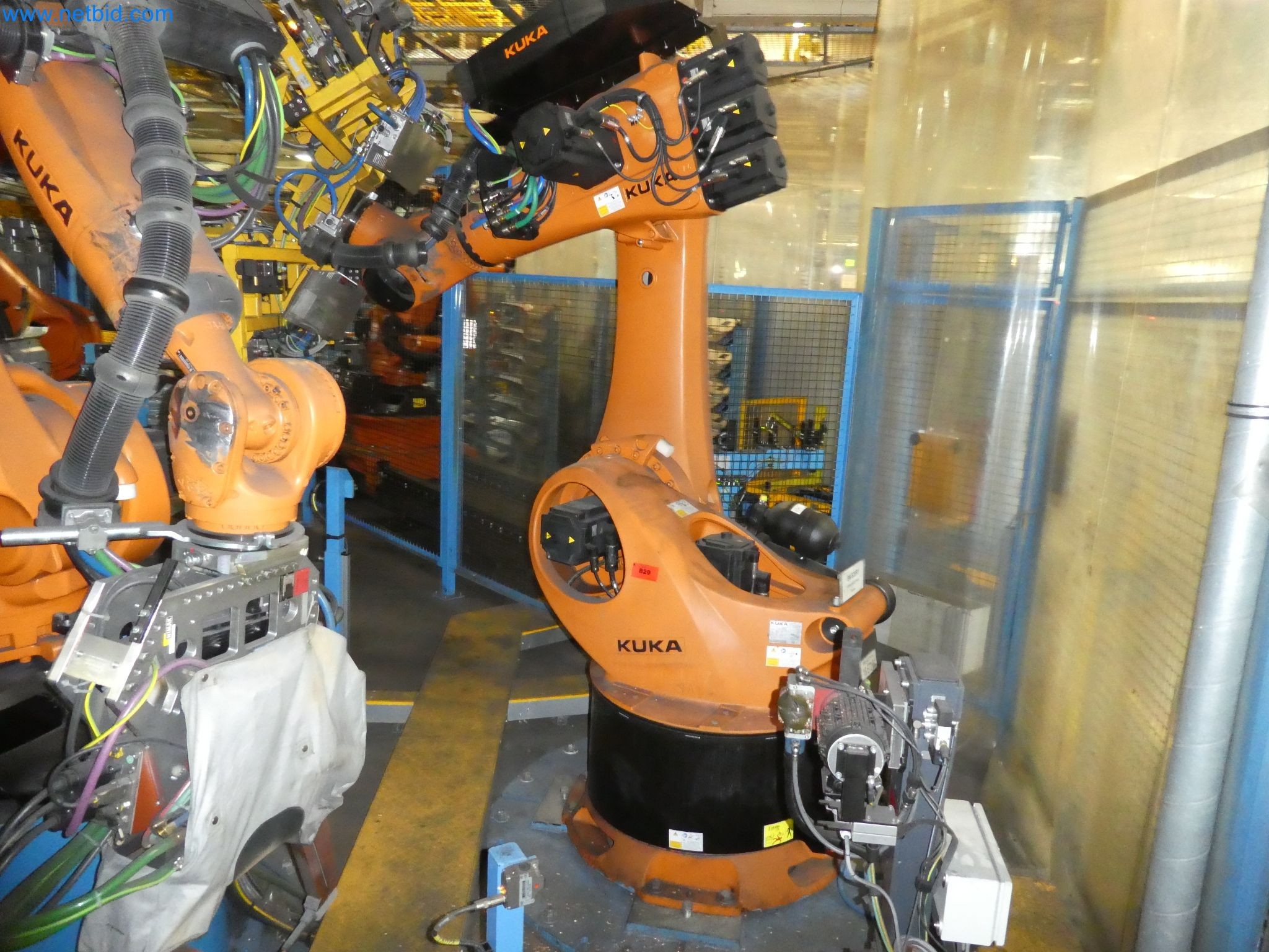 Robots, welding equipment and assembly accessories from the automotive industry-98