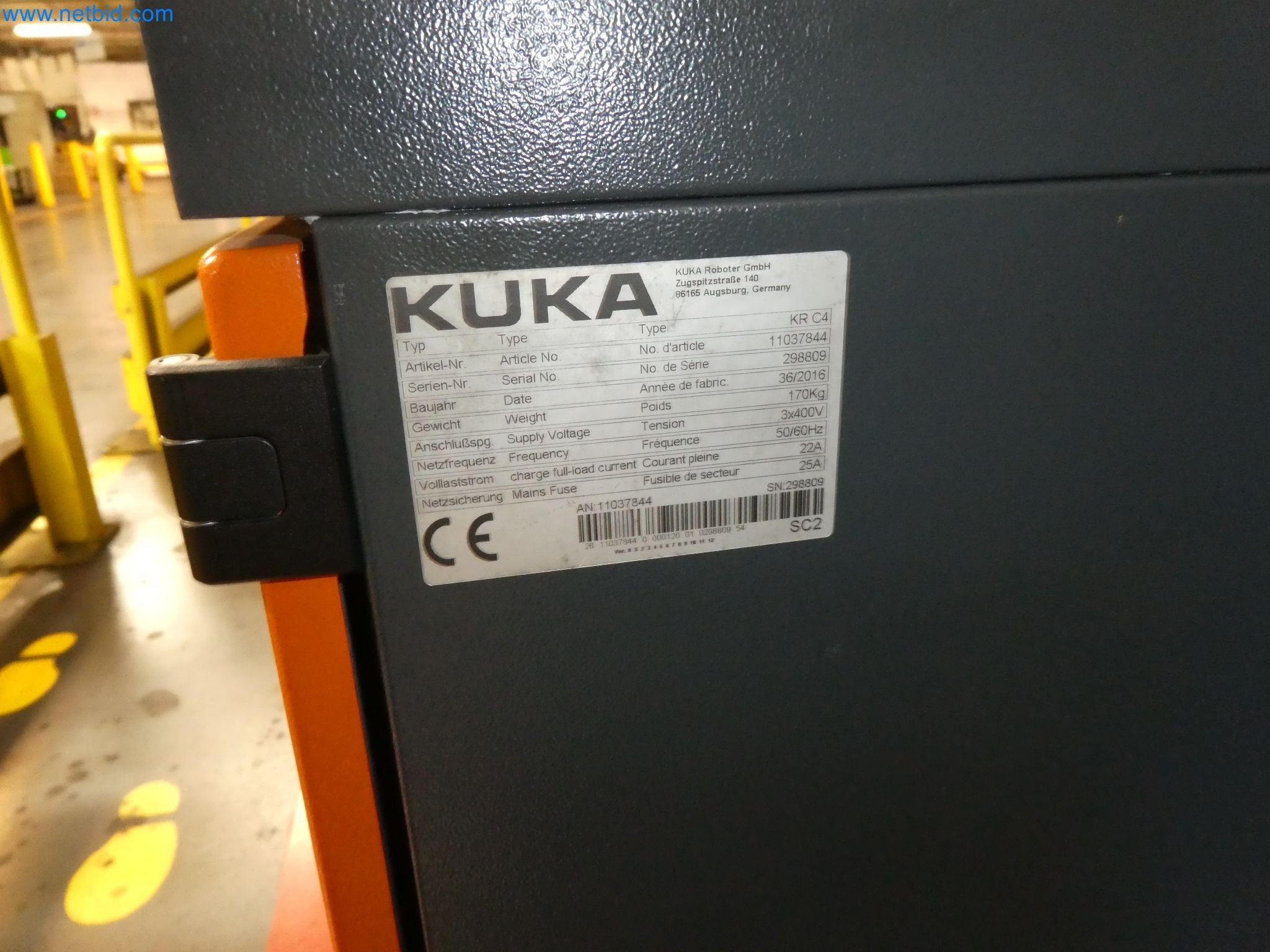 Robots, welding equipment and assembly accessories from the automotive industry-99