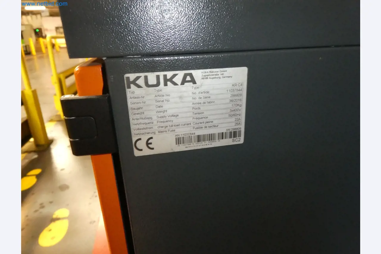 Robots, welding equipment and assembly accessories from the automotive industry-99