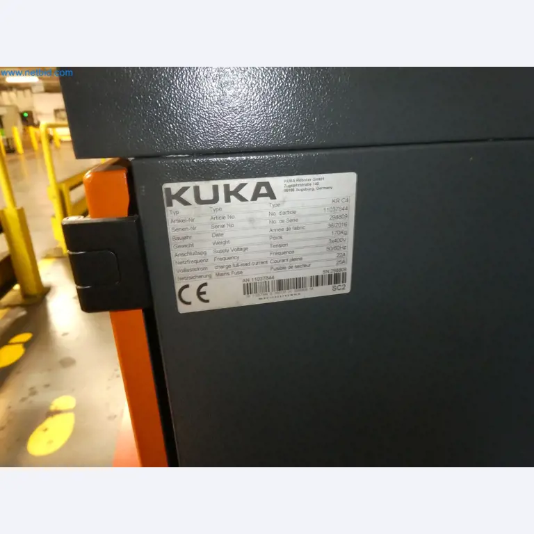 Robots, welding equipment and assembly accessories from the automotive industry-99