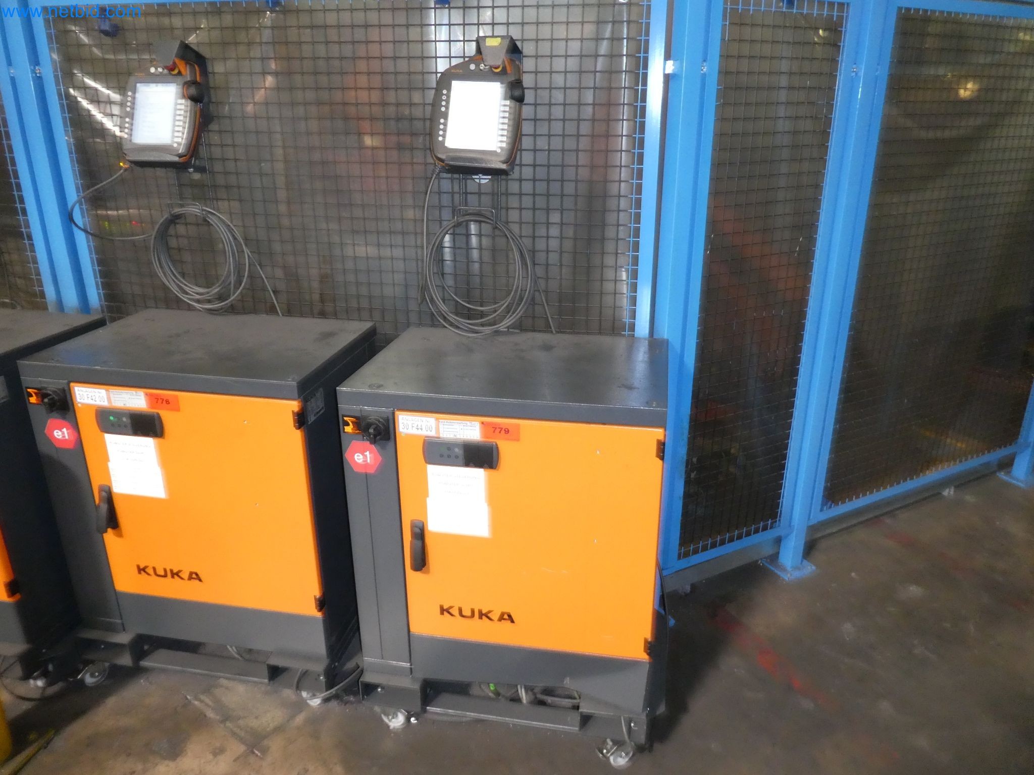 Robots, welding equipment and assembly accessories from the automotive industry-9