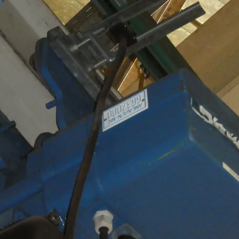 2 Elektrické řetězové kladkostroje DEMAG