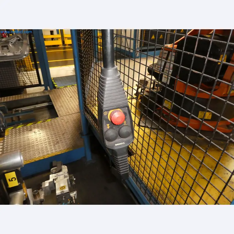 Robots, equipos de soldadura y accesorios de montaje de la industria del automóvil-5