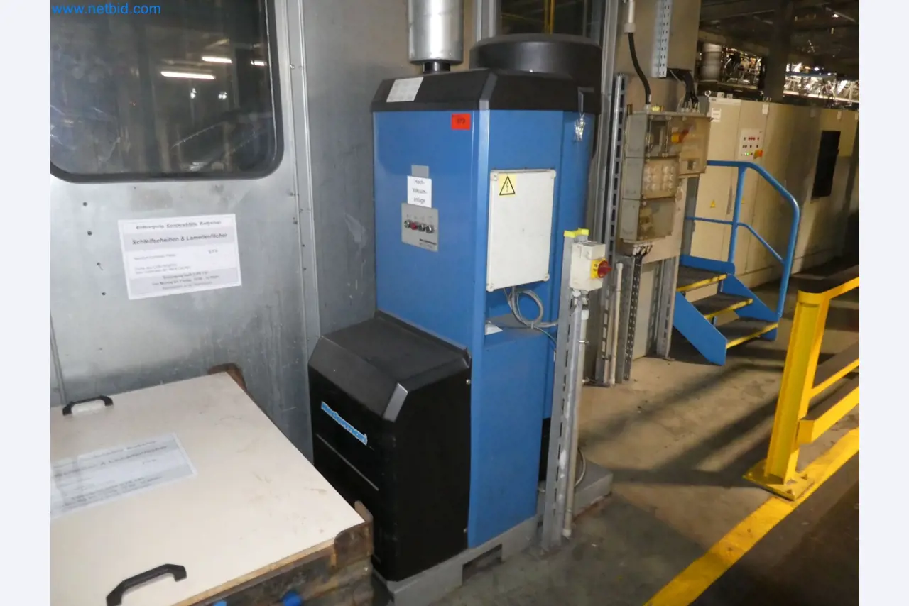 Robots, equipos de soldadura y accesorios de montaje de la industria del automóvil-1