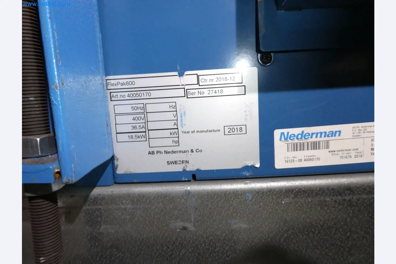 Robots, equipos de soldadura y accesorios de montaje de la industria del automóvil-2