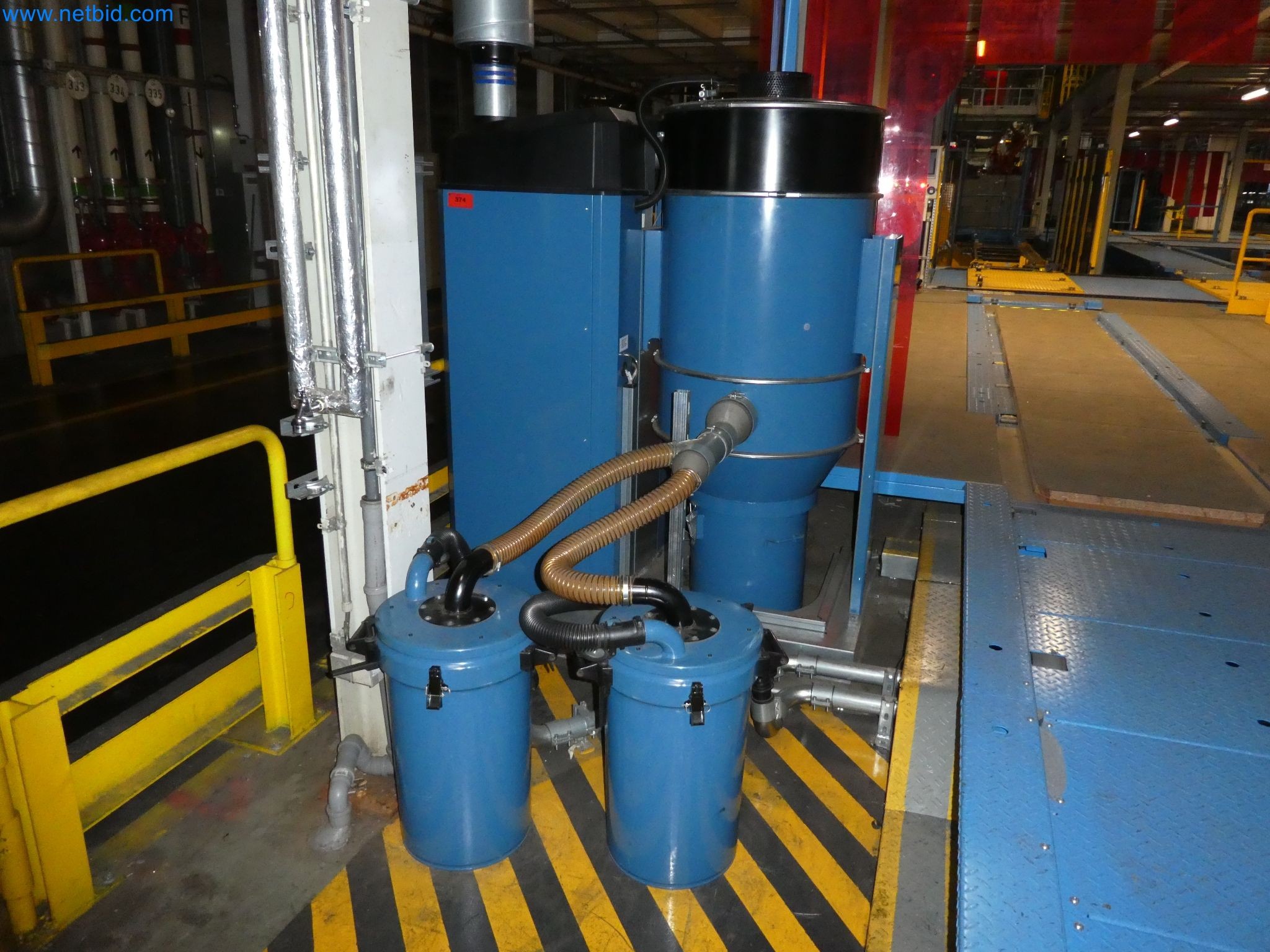 Robots, equipos de soldadura y accesorios de montaje de la industria del automóvil-3