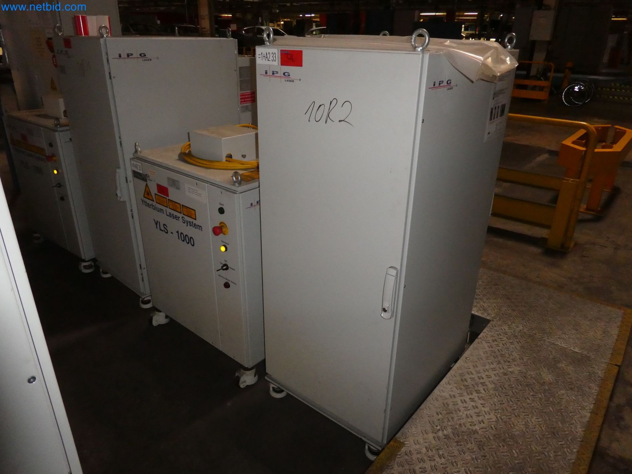 Robots, equipos de soldadura y accesorios de montaje de la industria del automóvil-11