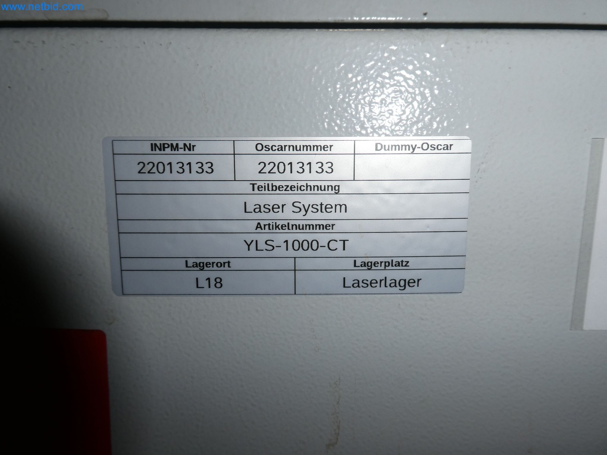 Robots, equipos de soldadura y accesorios de montaje de la industria del automóvil-5