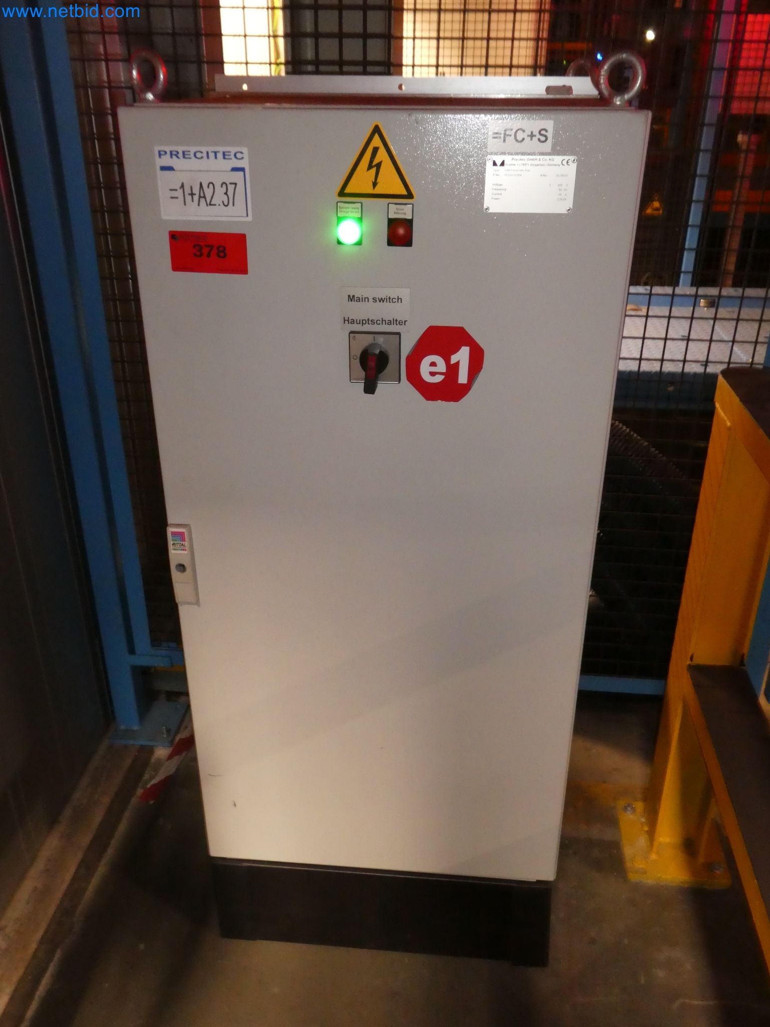 Robots, equipos de soldadura y accesorios de montaje de la industria del automóvil-3