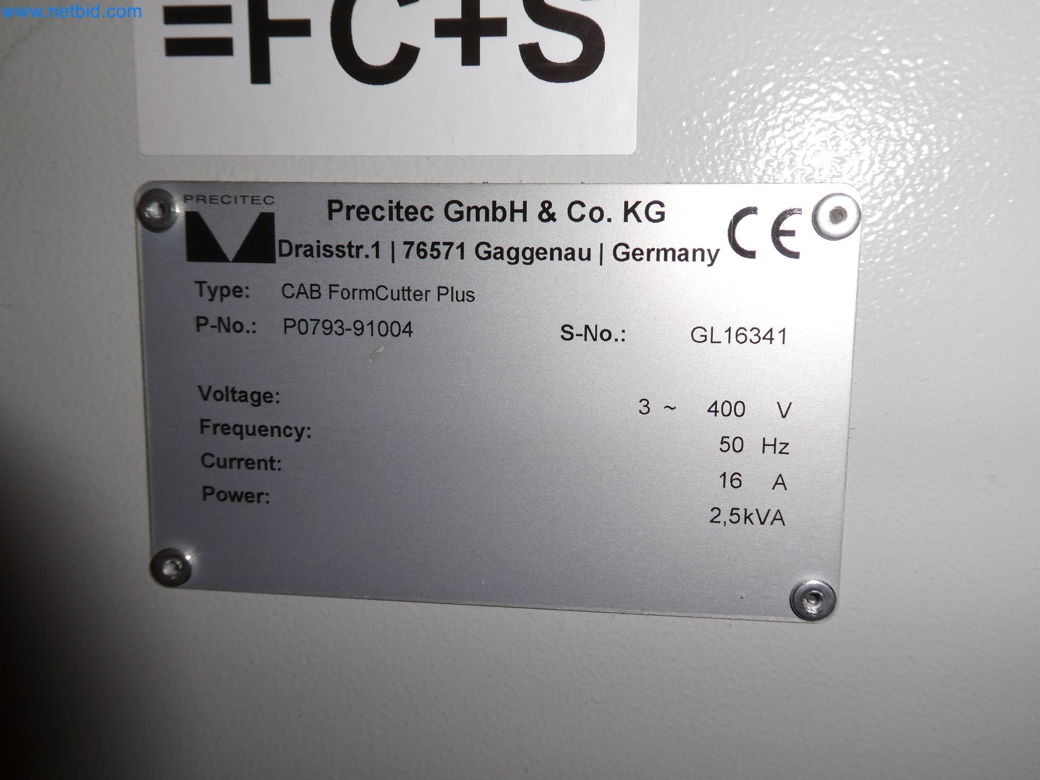 Robots, equipos de soldadura y accesorios de montaje de la industria del automóvil-8