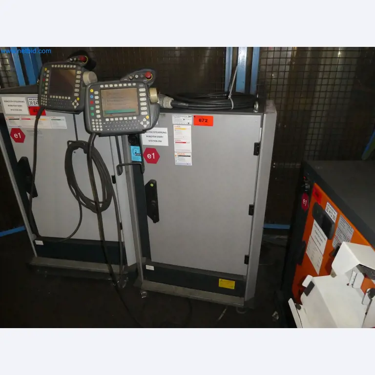 Robots, welding equipment and assembly accessories from the automotive industry-102