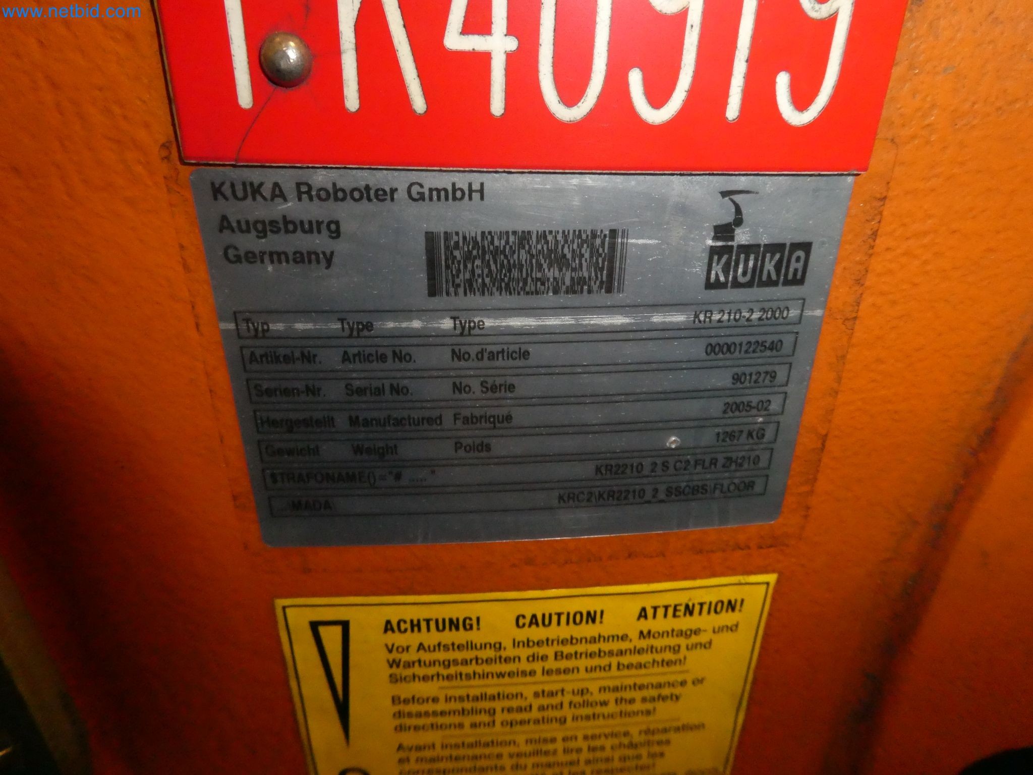 Robots, welding equipment and assembly accessories from the automotive industry-103