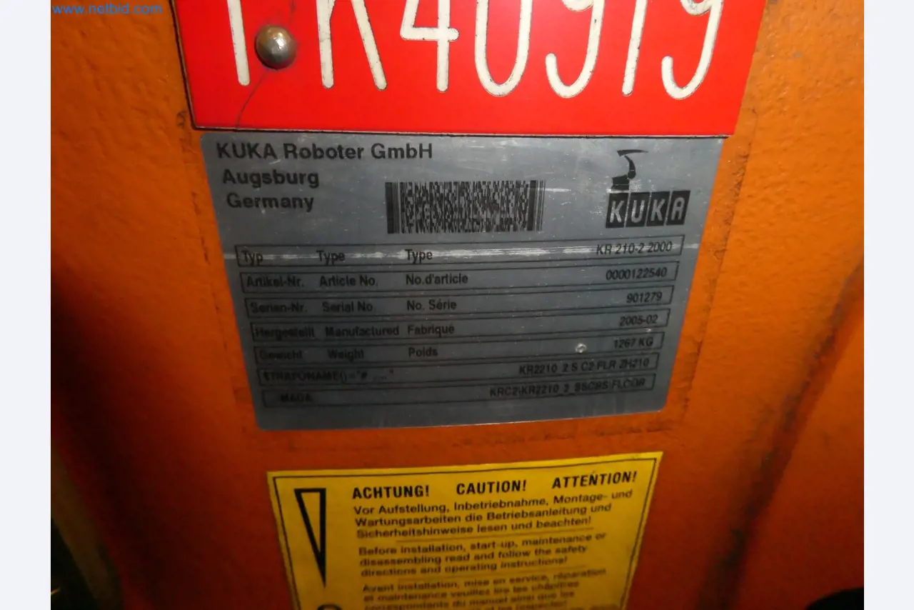 Robots, welding equipment and assembly accessories from the automotive industry-103