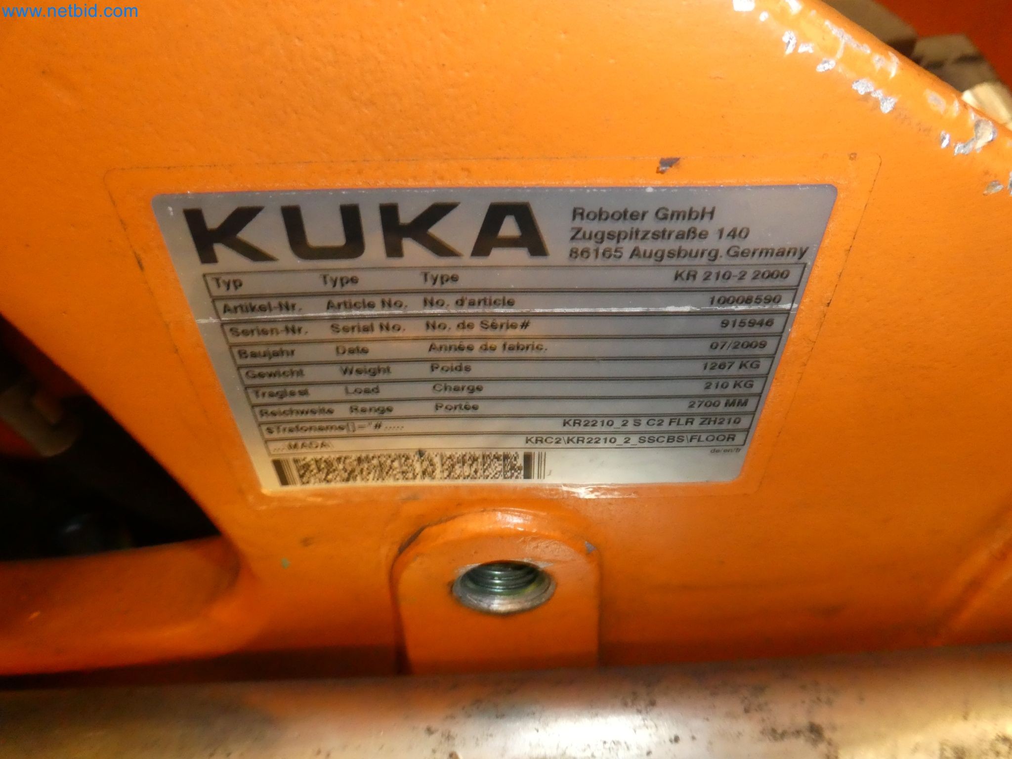 Robots, welding equipment and assembly accessories from the automotive industry-10