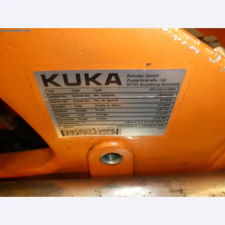 Robots, welding equipment and assembly accessories from the automotive industry-10