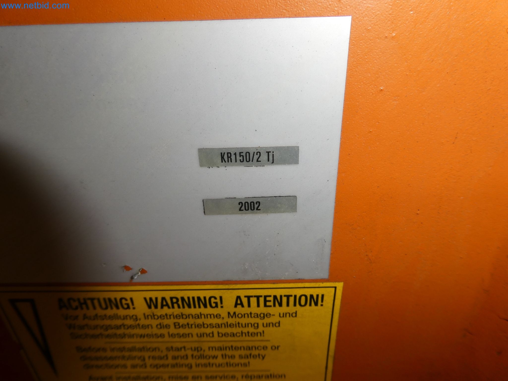 Robots, welding equipment and assembly accessories from the automotive industry-112